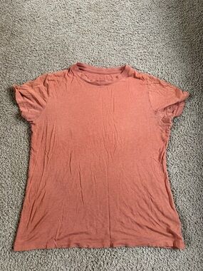 a new day Short Sleeve Crewneck Tee in Rust